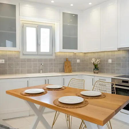 Vibes 2 * Ornos (Mykonos)